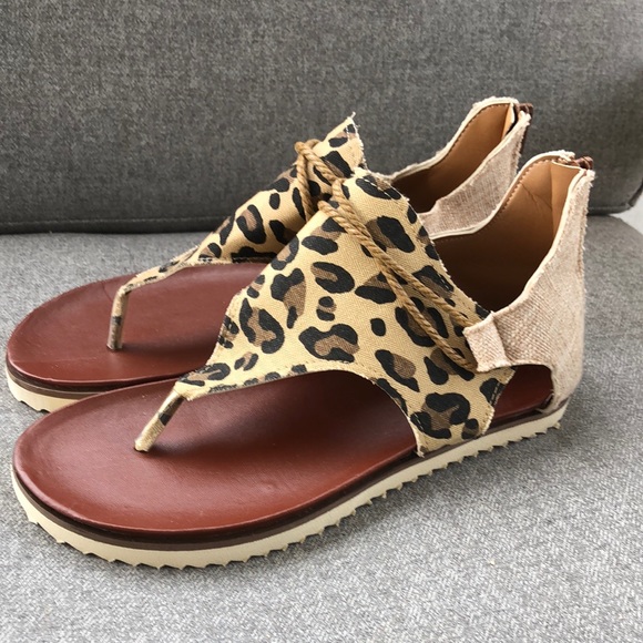 NWOT! - Leopard Print Zip Back Thong Sandals - Picture 3 of 8
